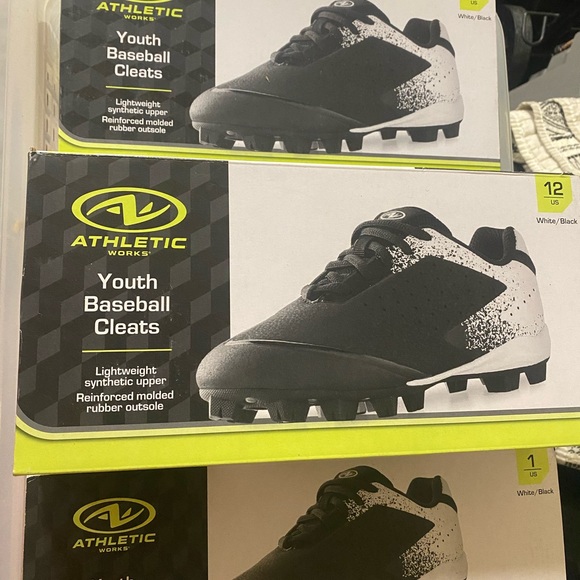 NWT Youth Baseball Cleats multiple sizes (10/12/1/2) - Picture 2 of 6